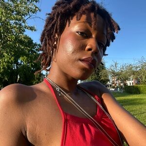 Meet your Posher, Ife